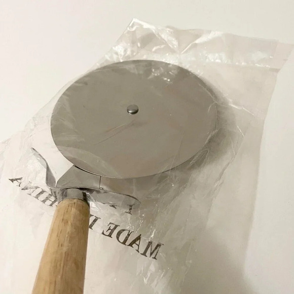 Birra Moretti  Pizza Cutter Lager Beer Advertising Kitchenware - Picture 10 of 13